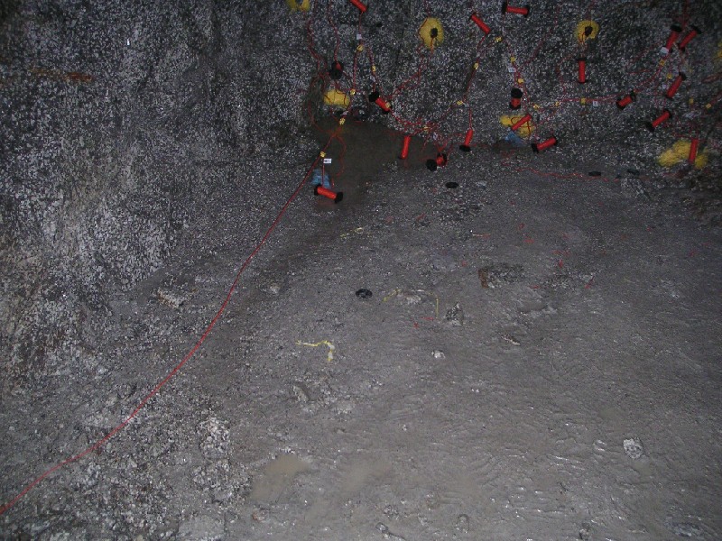 round ready4.JPG - All connected and ready to blast. This was a test firing of electronic detonators, they can be programmed electronically with exact delays between detonations.